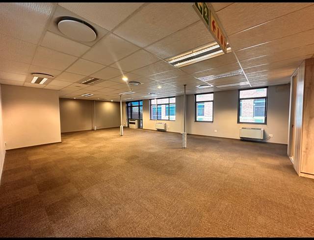 263M² OFFICE TO LET IN PARKTOWN